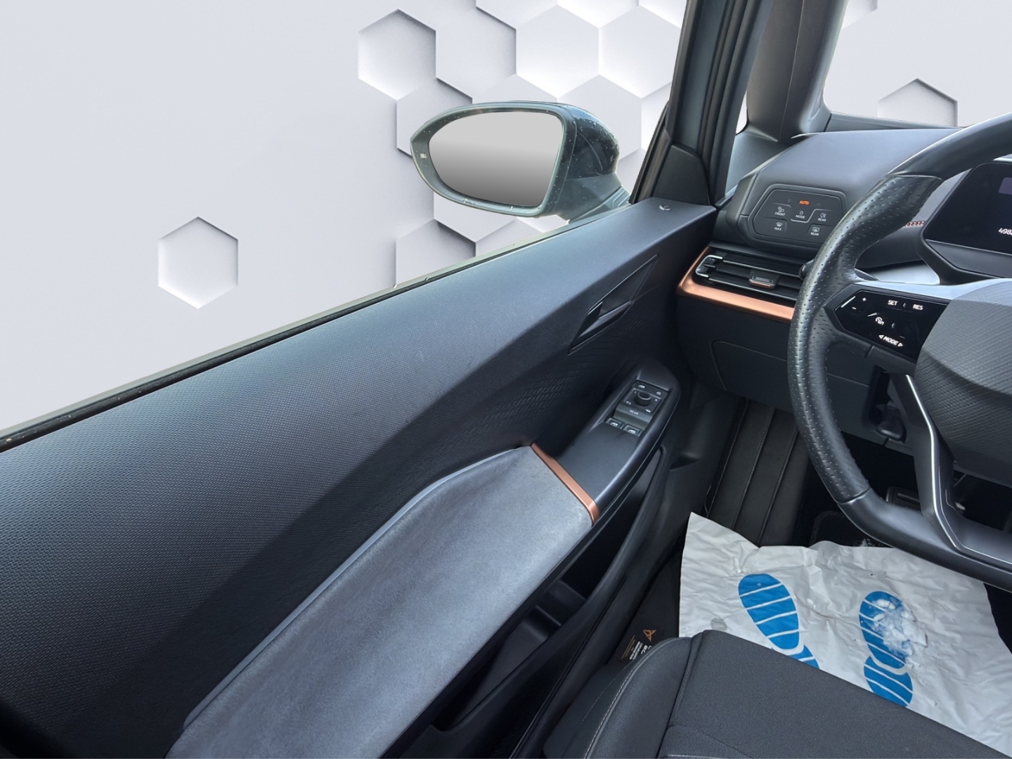 Born 150kW LED PDC Sitzheizung Klima DAB+