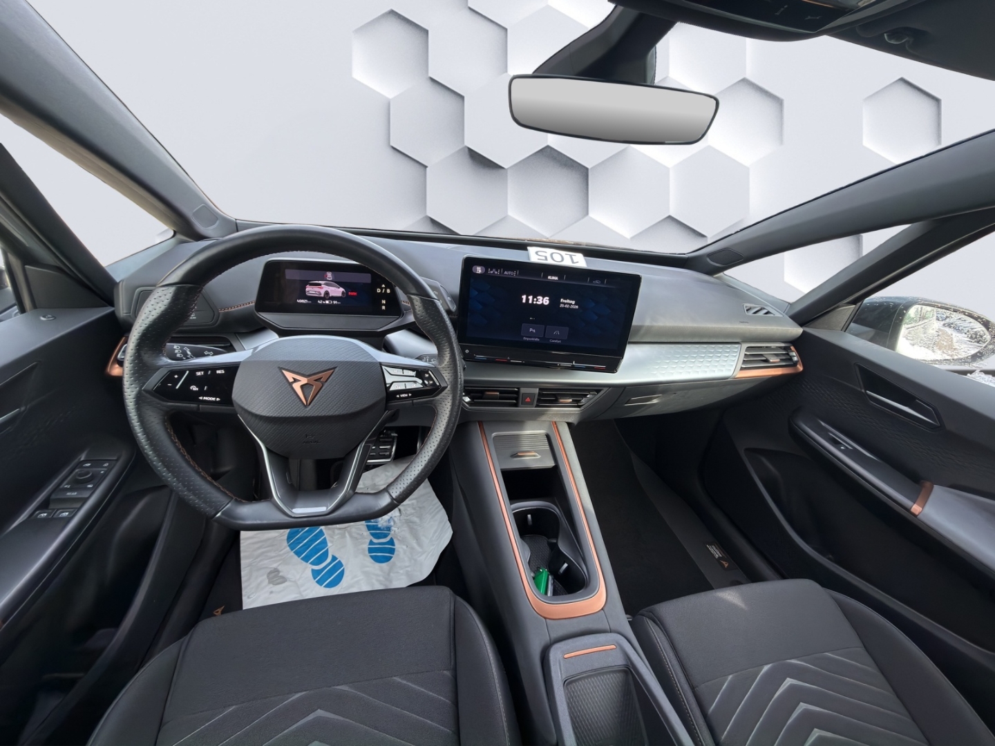 Born 150kW LED PDC Sitzheizung Klima DAB+