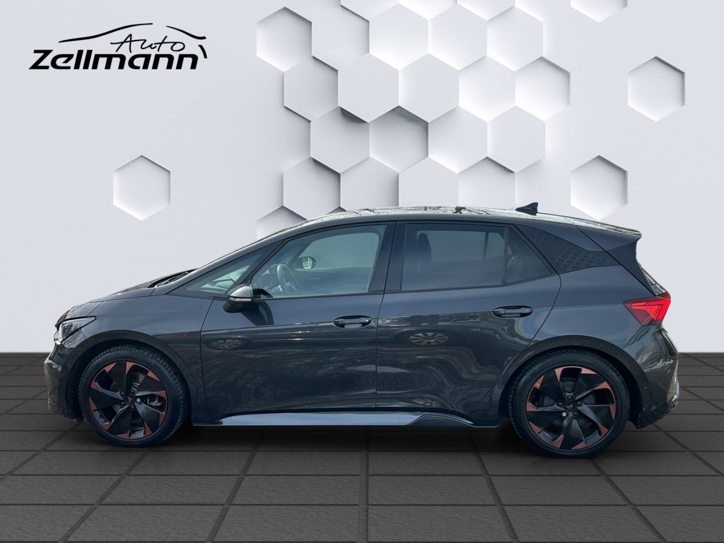 Born 150kW LED HuD GJR ACC 360°Kamera ParkLenkAssist Sitzheizung