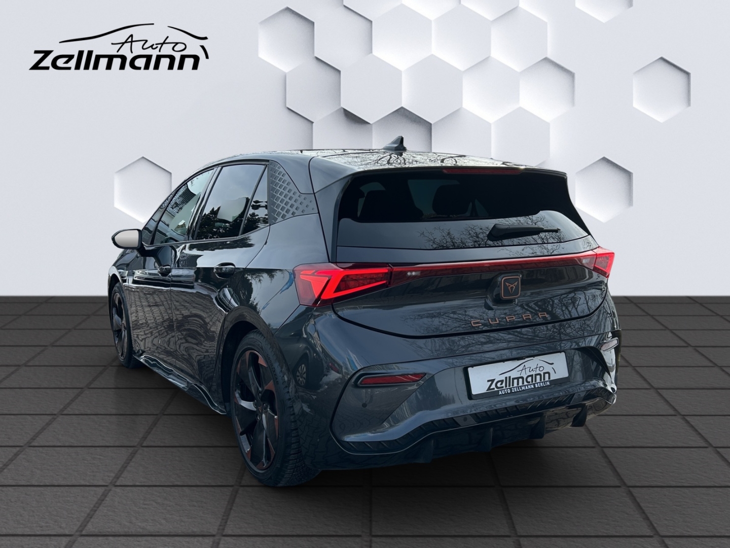 Born 150kW LED HuD GJR ACC 360°Kamera ParkLenkAssist Sitzheizung