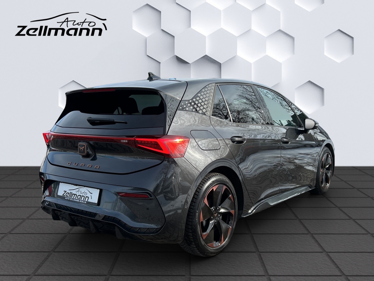 Born 150kW LED HuD GJR ACC 360°Kamera ParkLenkAssist Sitzheizung