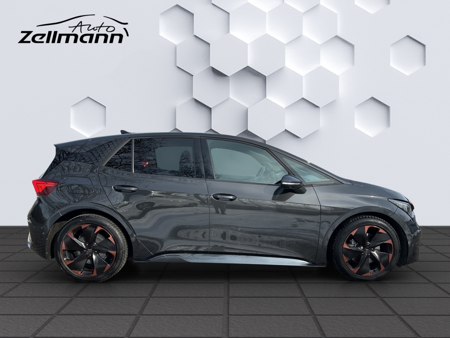 Born 150kW LED HuD GJR ACC 360°Kamera ParkLenkAssist Sitzheizung