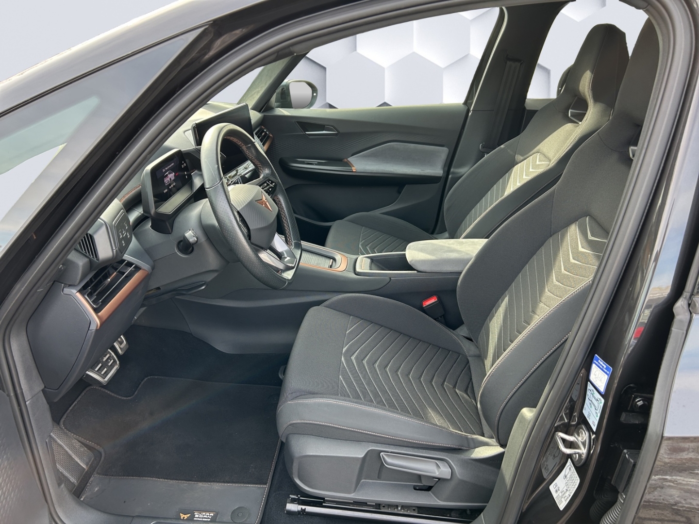 Born 150kW LED HuD GJR ACC 360°Kamera ParkLenkAssist Sitzheizung