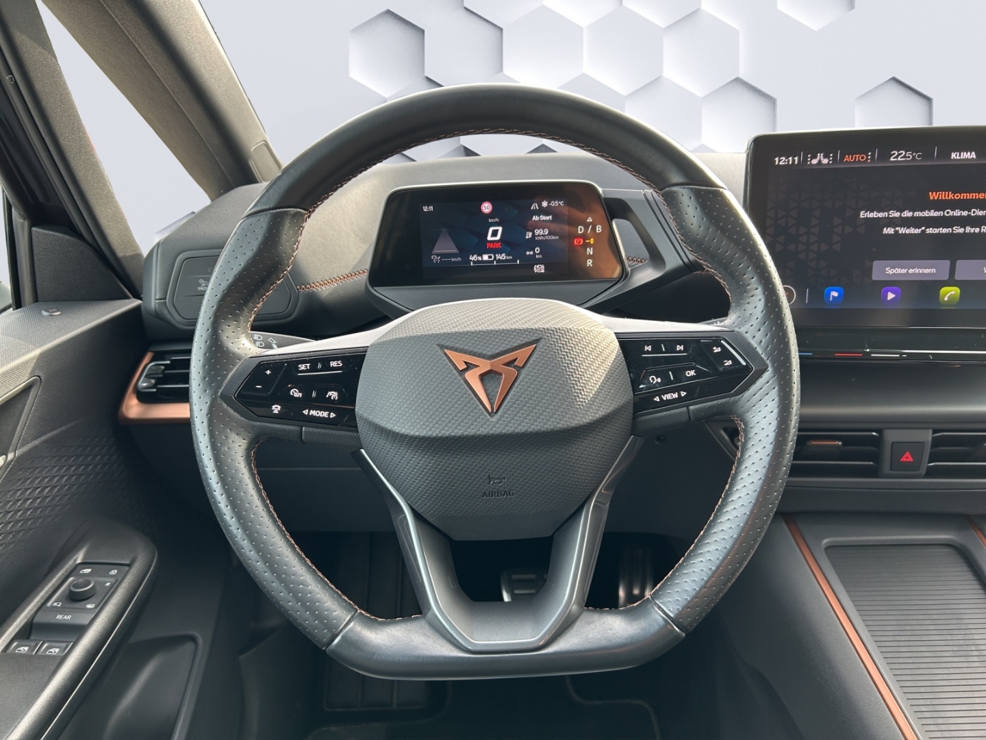 Born 150kW LED HuD GJR ACC 360°Kamera ParkLenkAssist Sitzheizung