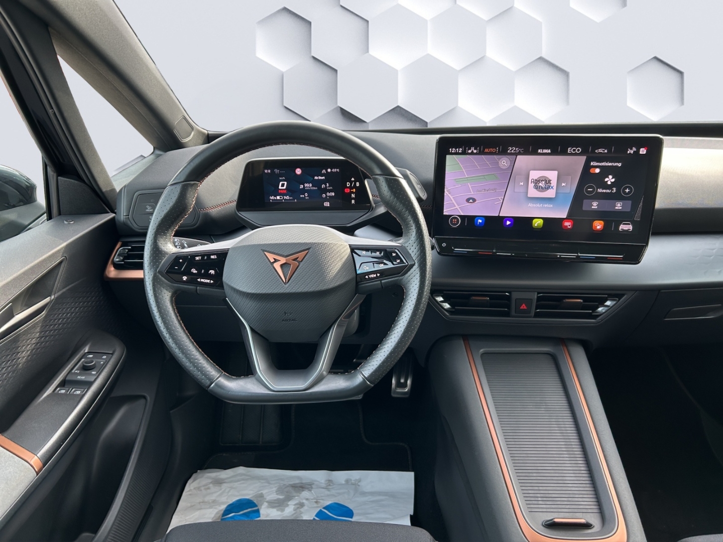 Born 150kW LED HuD GJR ACC 360°Kamera ParkLenkAssist Sitzheizung