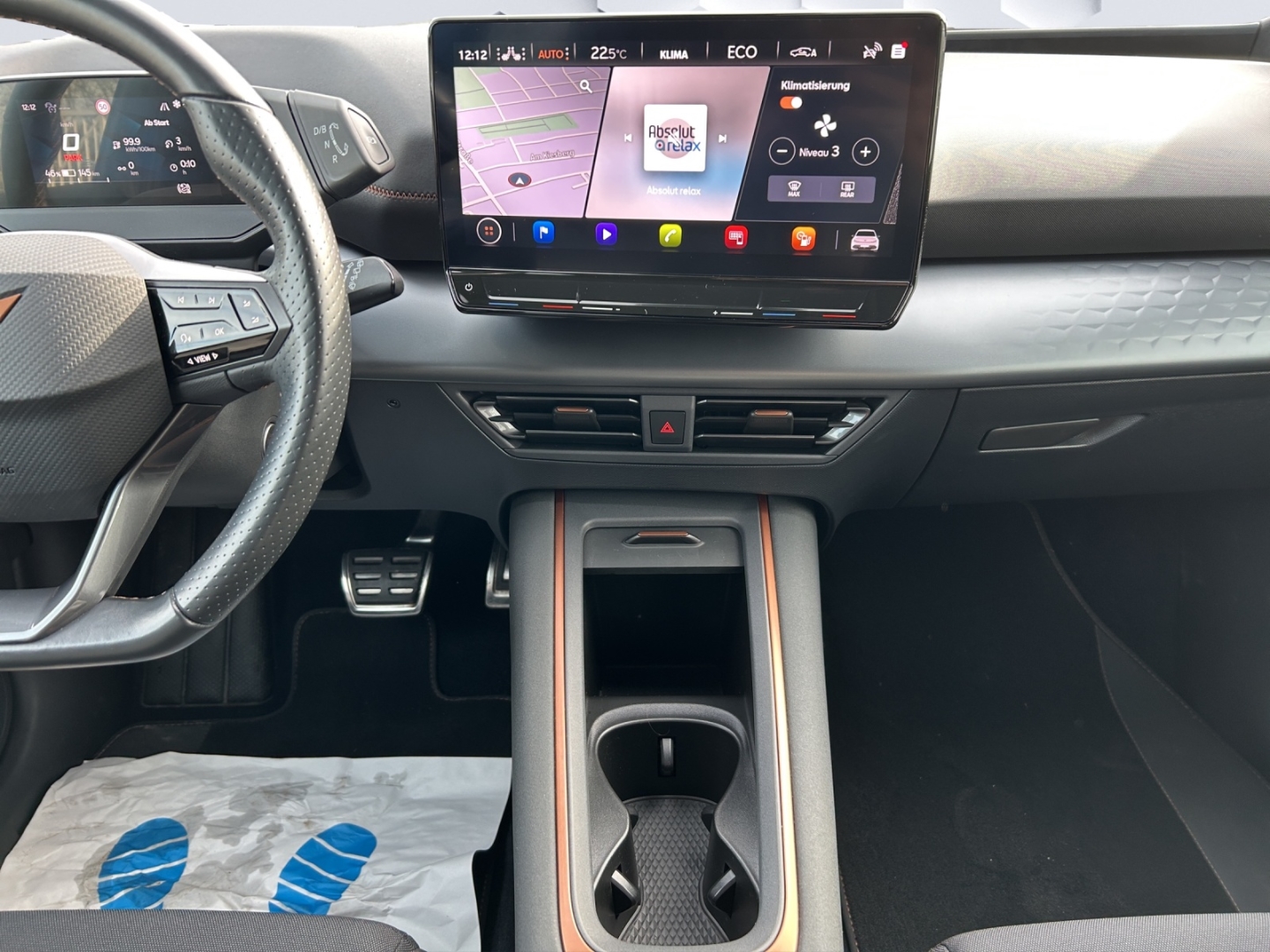 Born 150kW LED HuD GJR ACC 360°Kamera ParkLenkAssist Sitzheizung