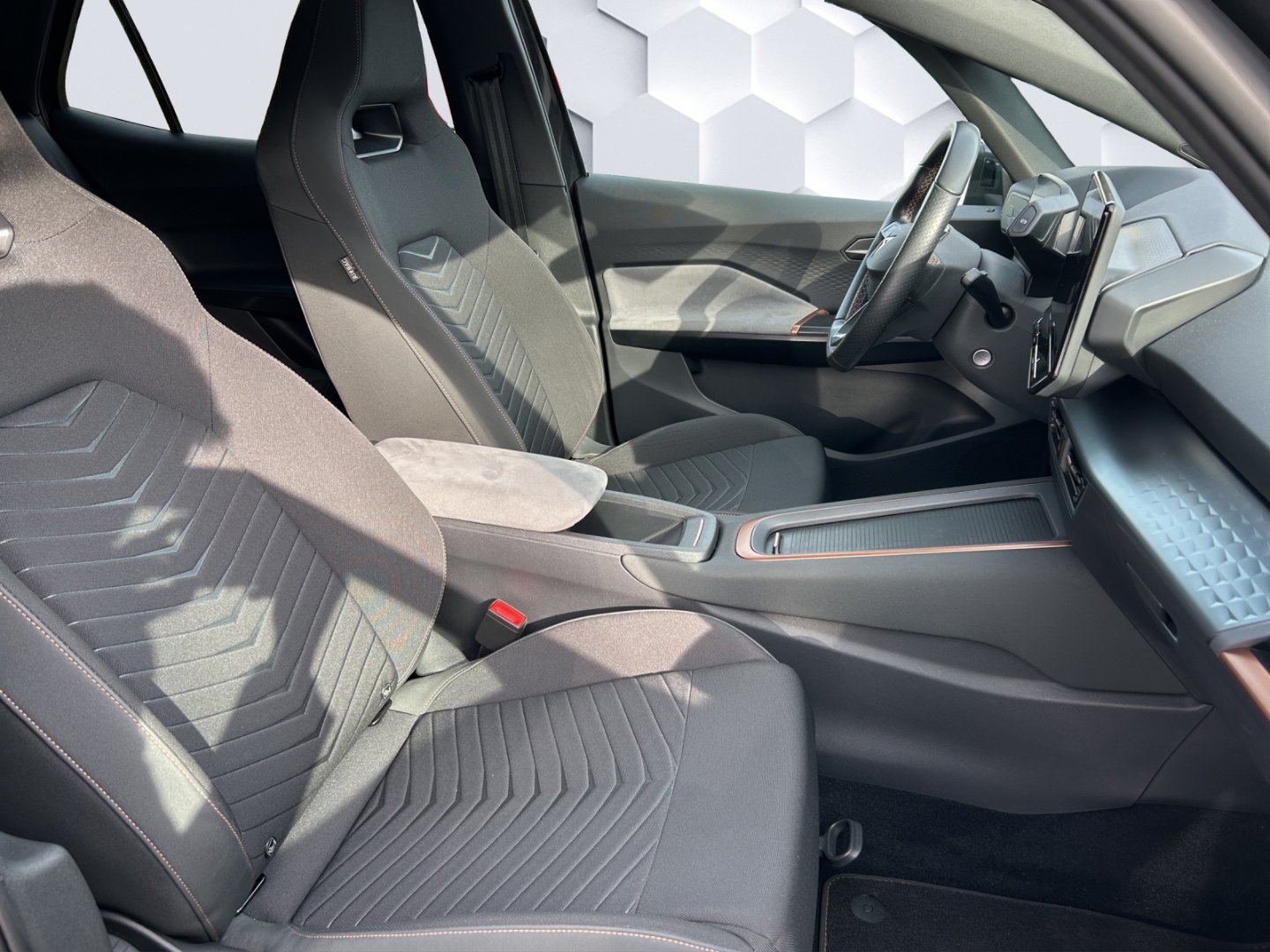 Born 150kW LED HuD GJR ACC 360°Kamera ParkLenkAssist Sitzheizung