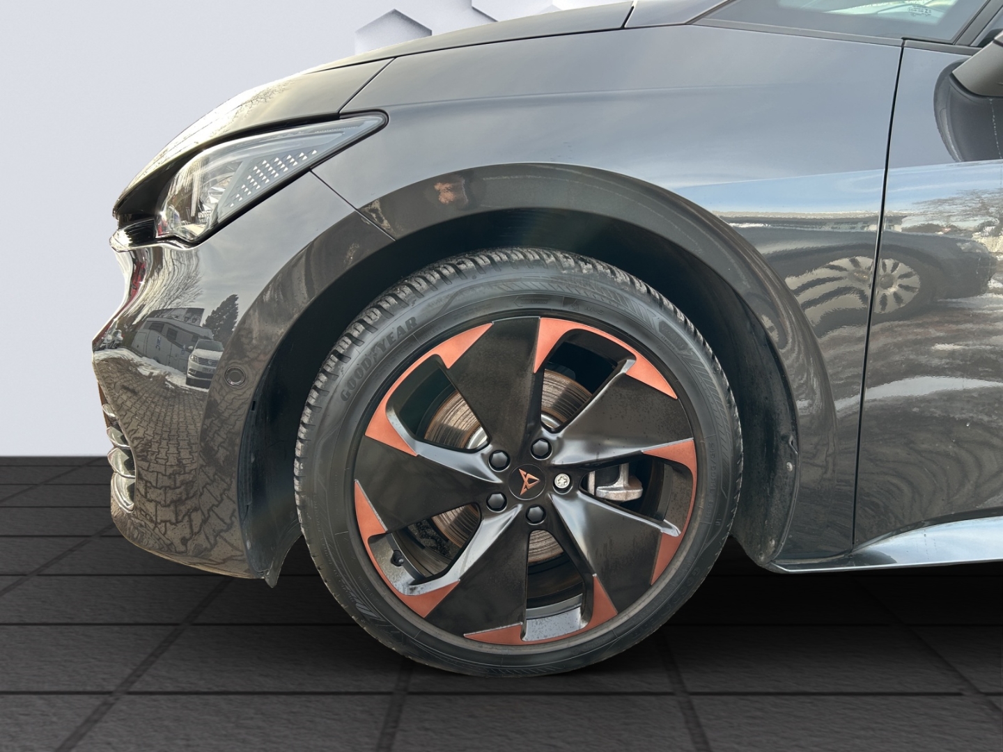 Born 150kW LED HuD GJR ACC 360°Kamera ParkLenkAssist Sitzheizung