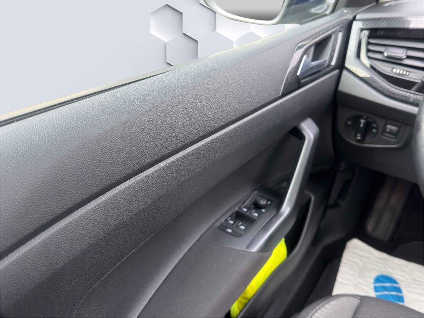 Taigo Life 1.0 TSI 85kW LED PanoDach GJR PDC Sitzheizung
