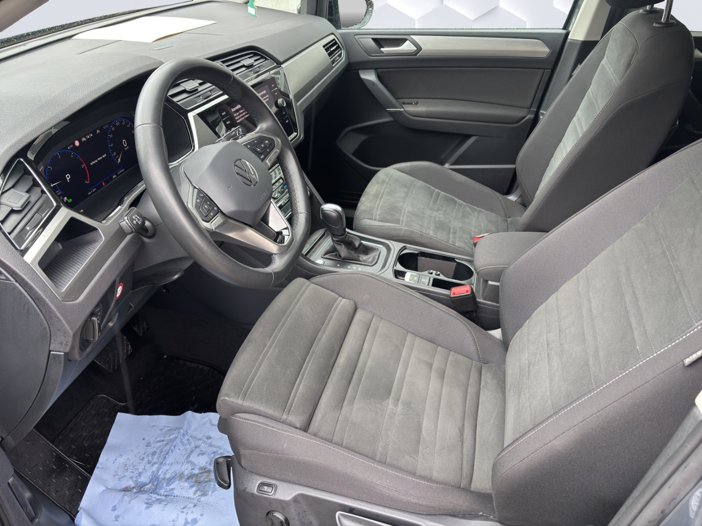 Touran BMT Start-Stopp Comfortline 2.0TDI 110kW AHZV LED ACC Rückfahrkamera Sitzheizung