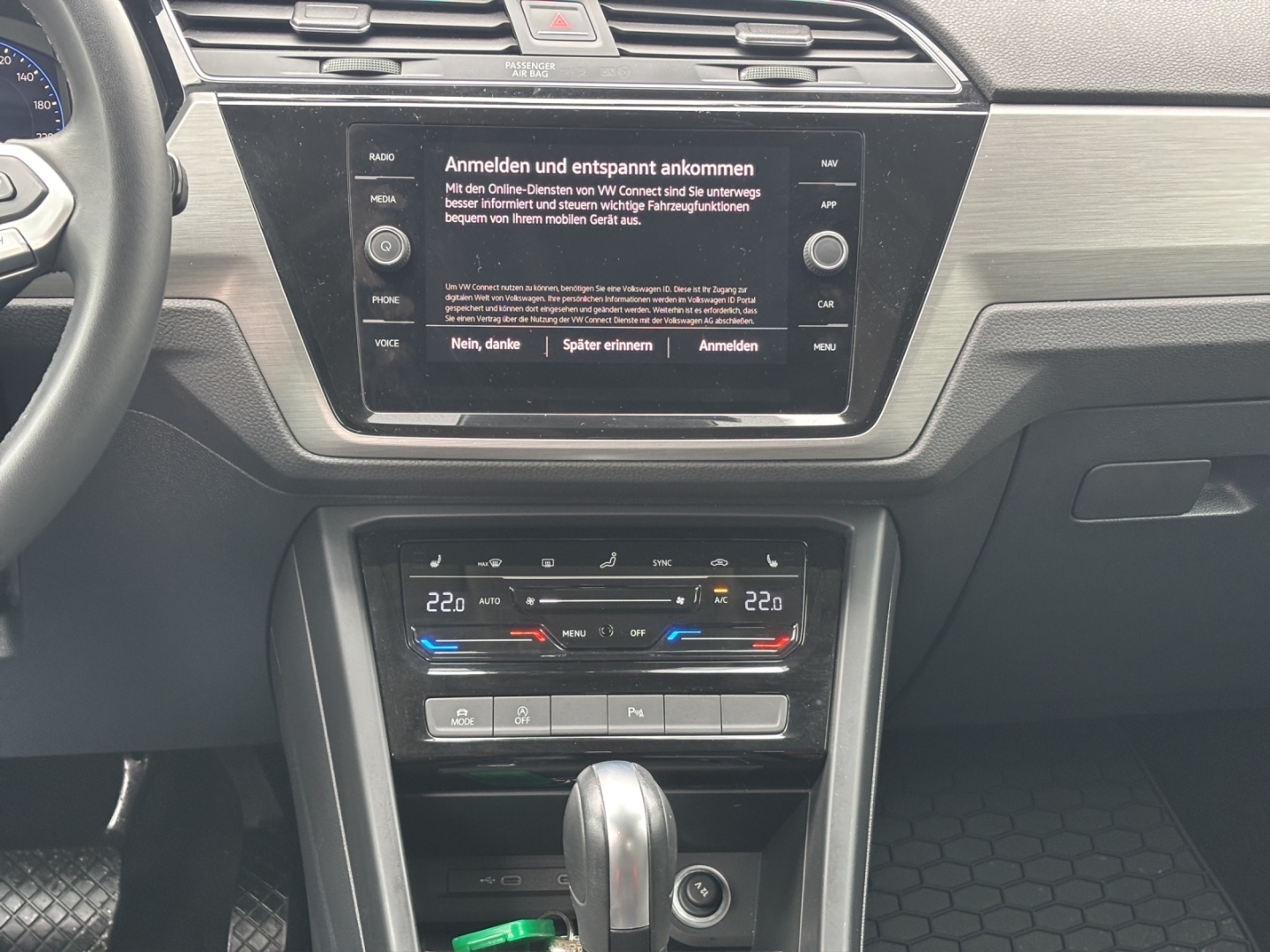 Touran BMT Start-Stopp Comfortline 2.0TDI 110kW AHZV LED ACC Rückfahrkamera Sitzheizung