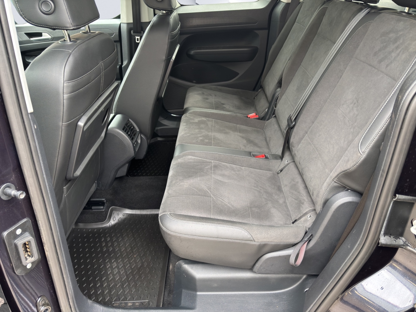 Caddy Style 5-Sitzer 2.0TDI AHZV LED ACC Rückfahrkamera ParkAssist Stand