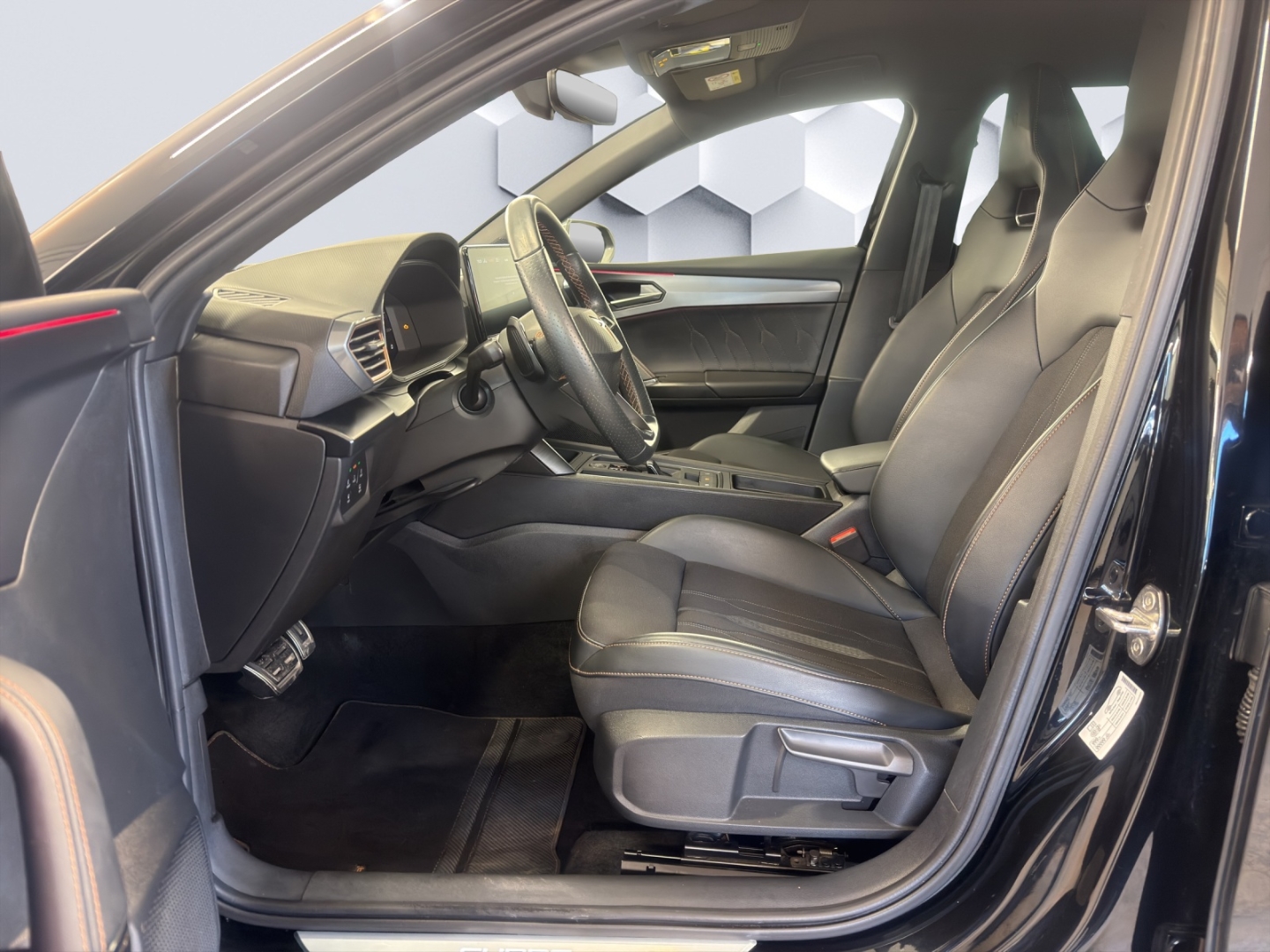 Leon Sportstourer 1.4l Hybrid DSG  AHZV LED PDC ACC Sitzheizung