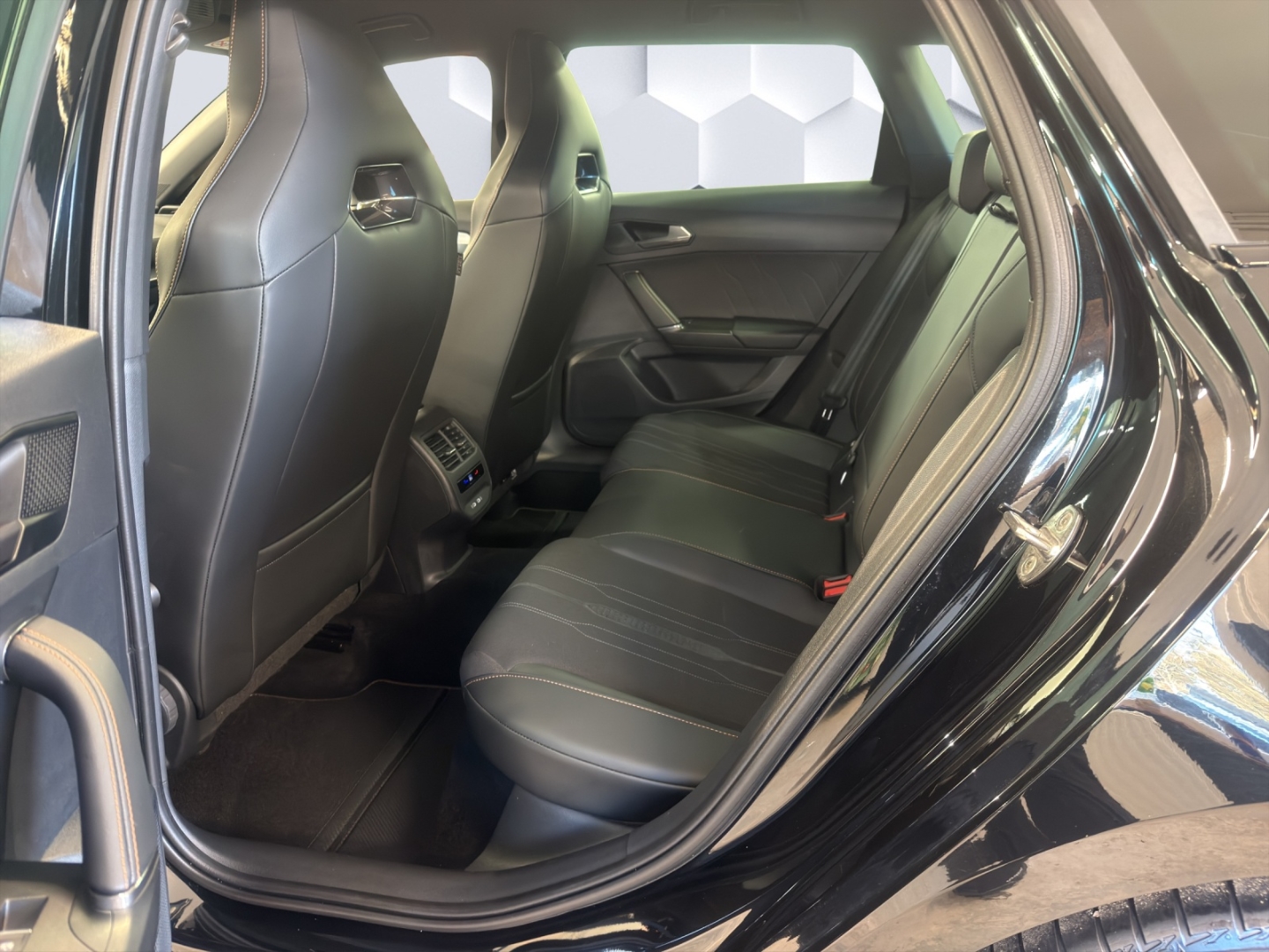 Leon Sportstourer 1.4l Hybrid DSG  AHZV LED PDC ACC Sitzheizung