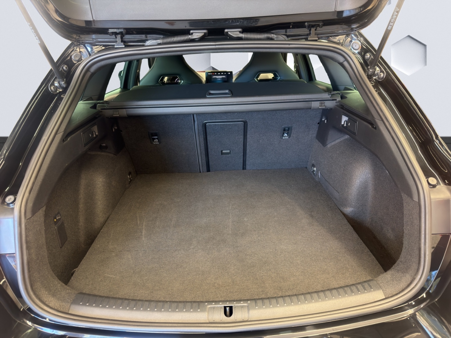 Leon Sportstourer 1.4l Hybrid DSG  AHZV LED PDC ACC Sitzheizung