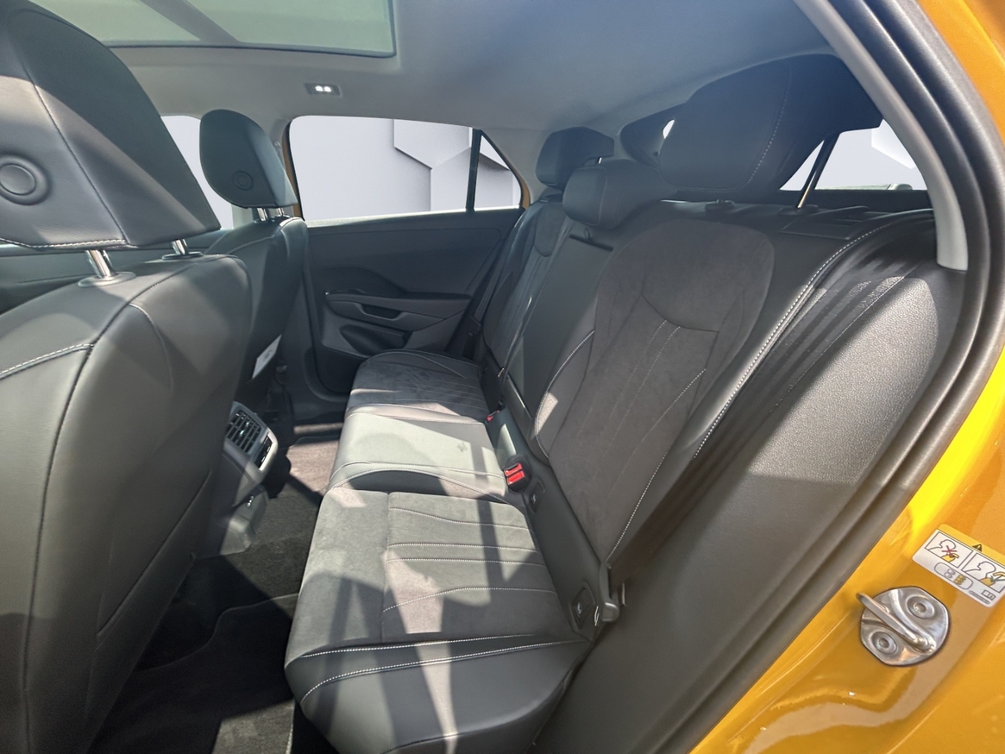 T-Roc Style 1.5l eTSI DSG IQ Drive & Light Navi Panorama