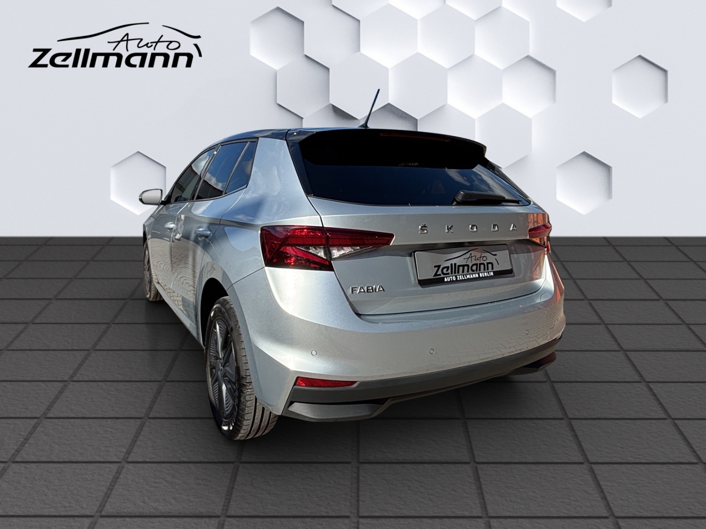 Fabia 1.0TSI 81 kW DSG Style LED Navi Kamera DAB+ beheizbare Frontscheibe