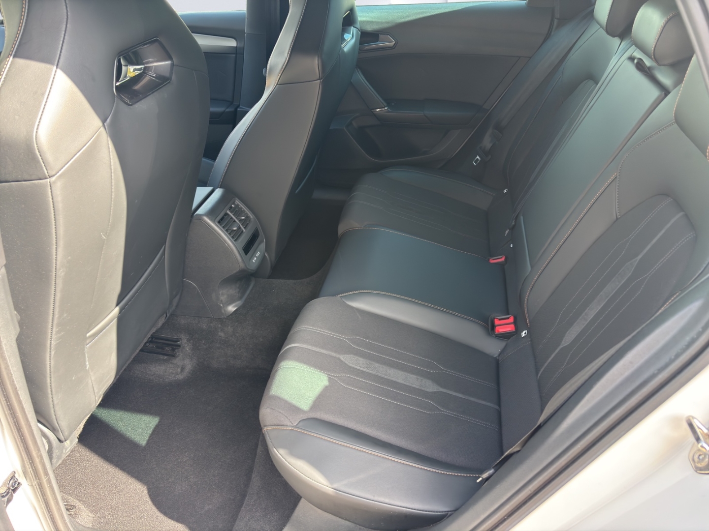 Leon Sportstourer  1.4 e-Hybrid AHZV LED ACC Rückfahrkamera Sitzheizung