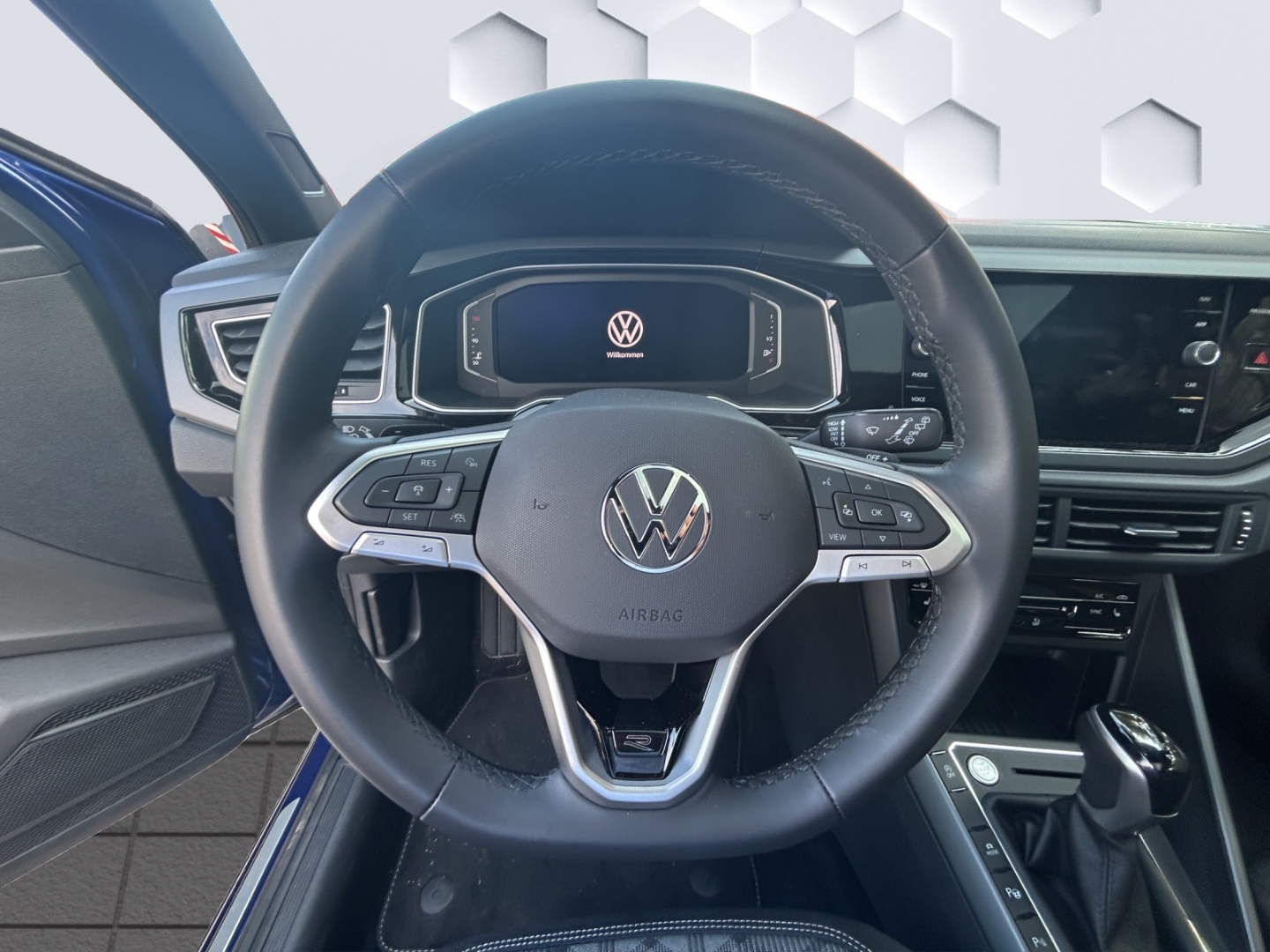 Taigo R-Line 1.0l TSI DSG Panorama IQ.Drive Licht & Sicht