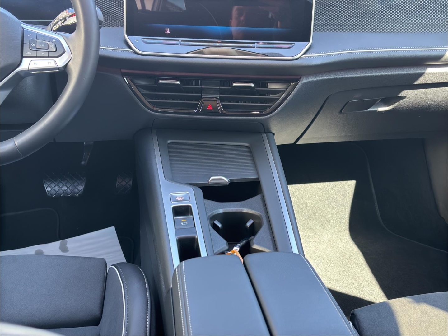 Passat eHybrid 150 kW Business 1.5 TSI Hybrid DSG AHZV LED HuD ACC Rückfahrkamera ParkAssist Sitzheizung