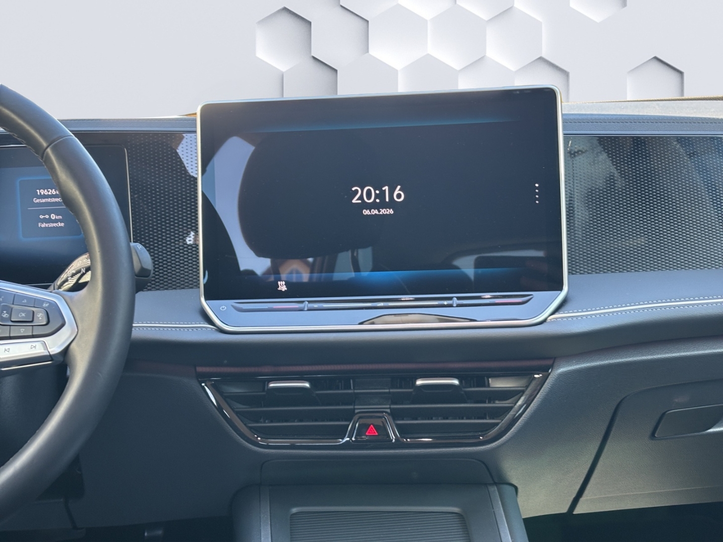 Passat eHybrid 150 kW Business 1.5 TSI Hybrid DSG AHZV LED HuD ACC Rückfahrkamera ParkAssist Sitzheizung