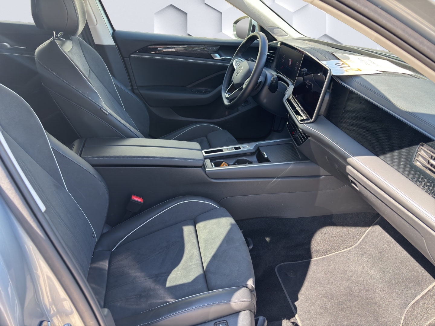 Passat eHybrid 150 kW Business 1.5 TSI Hybrid DSG AHZV LED HuD ACC Rückfahrkamera ParkAssist Sitzheizung