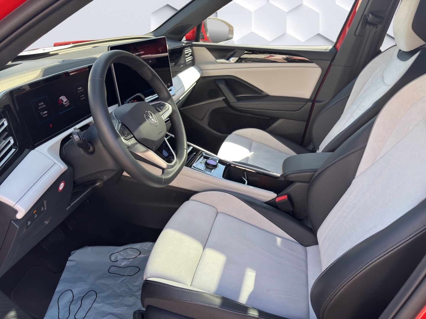 Tiguan TSI eHybrid 150 kW Elegance Sport 1.5 eTSI 150kW AHZV MatrixLED PanoDach HuD GJR ACC 360°Kamera Sitzheizung