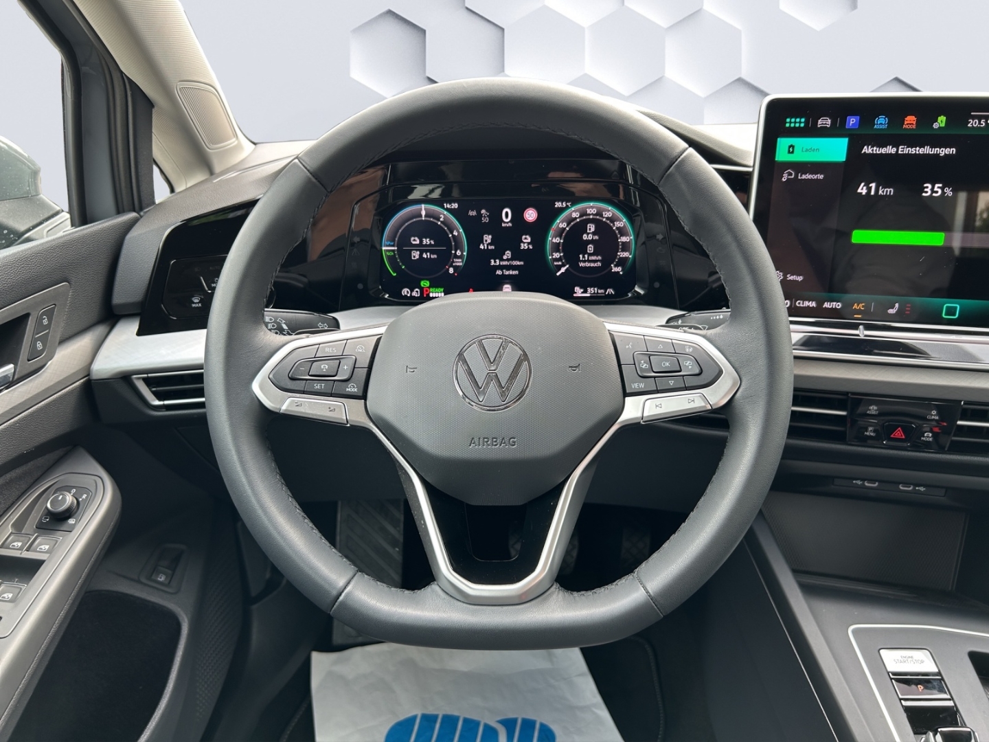 Golf VIII TSI 150 kW Life 1.5 eHybrid 110kW DSG AHZV LED PDC ACC Sitzheizung