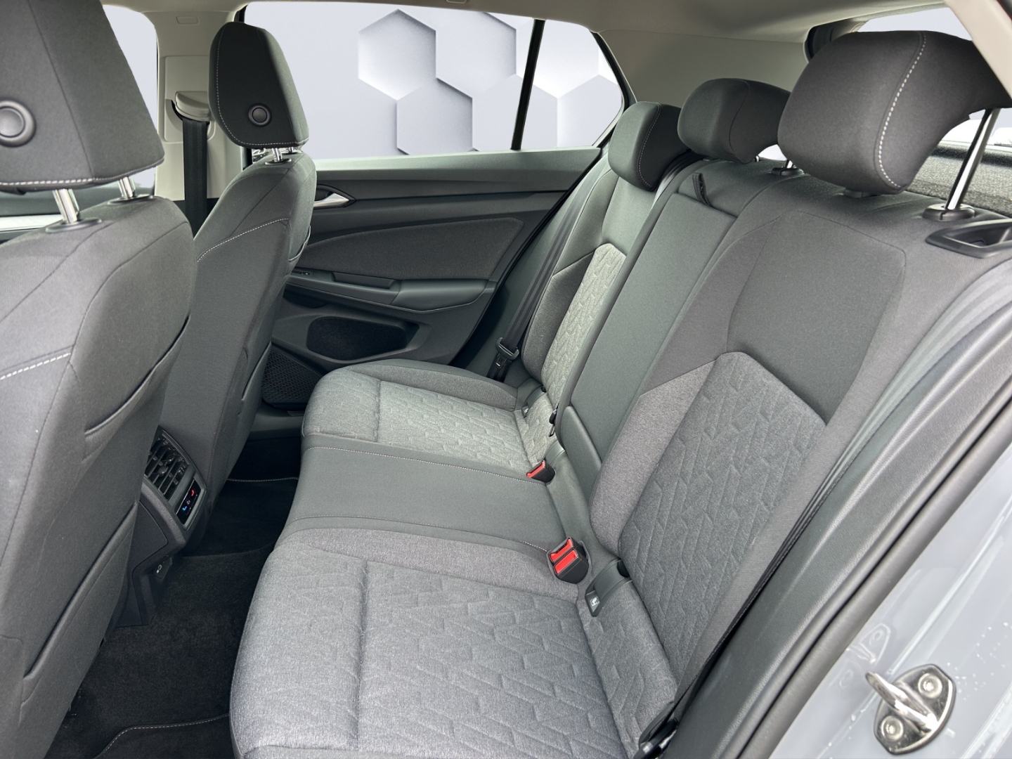 Golf VIII TSI 150 kW Life 1.5 eHybrid 110kW DSG AHZV LED PDC ACC Sitzheizung