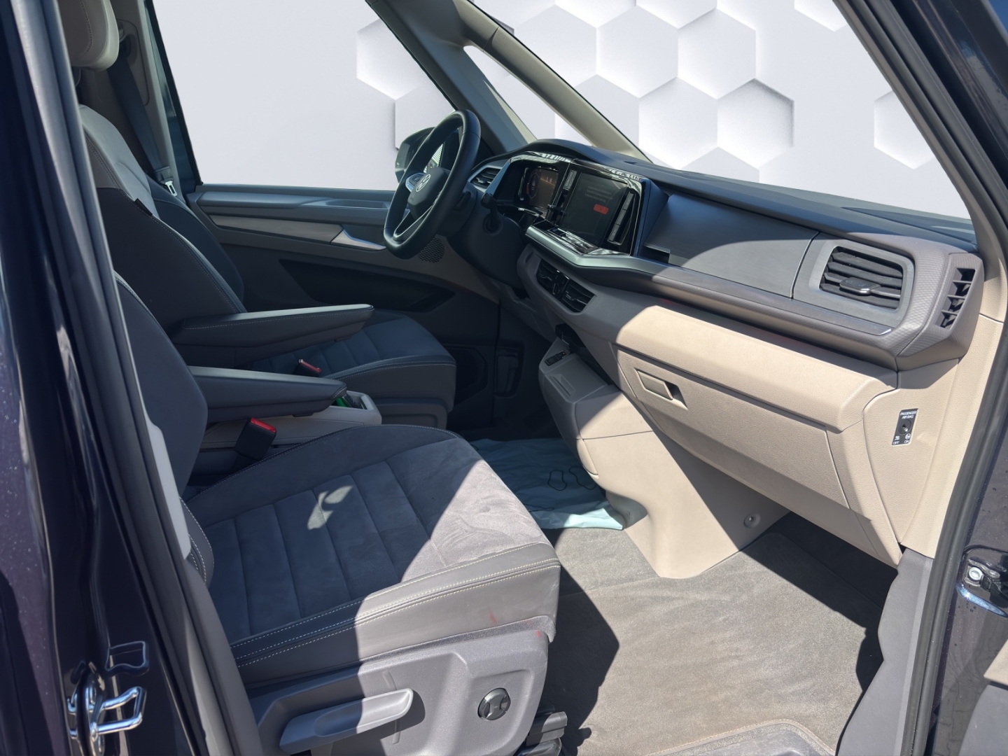 T7 Multivan 2.0 TDI 110kW DSG AHZV MatrixLED ACC ParkAssist 360°Kamera Standheizung 7-Sitzer