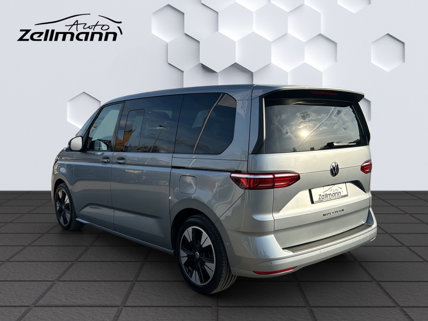 T7 Multivan Life 2.0 TDI 110kW AHZV MatrixLED ACC 360°Kamera Standheizung Sitzheizung 7-Sitzer