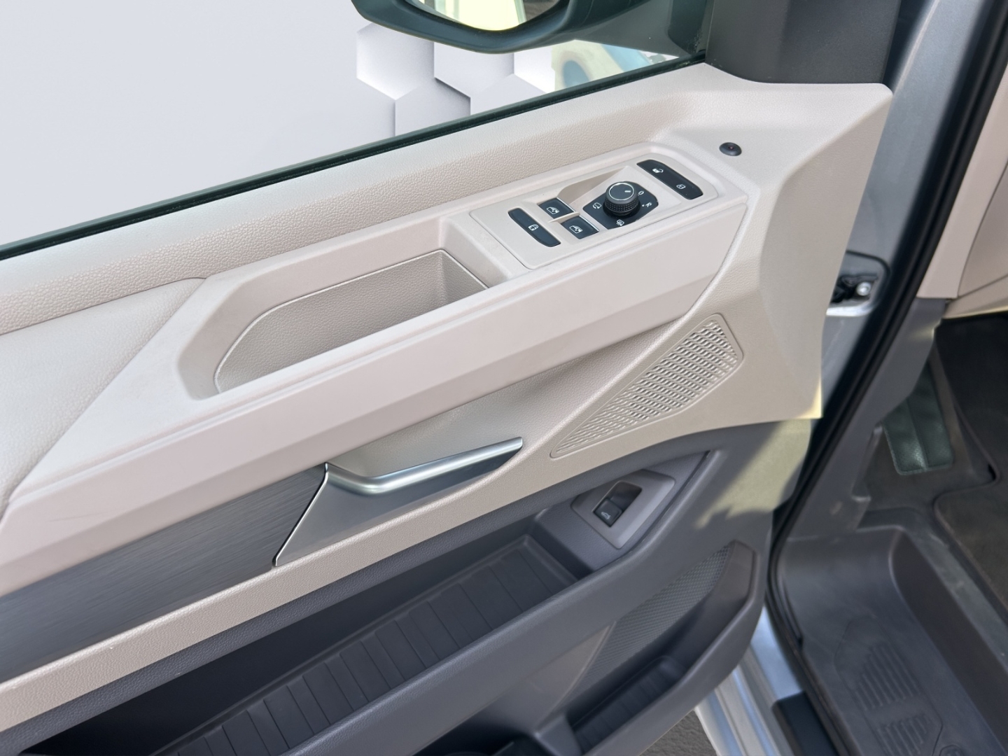 T7 Multivan Life 2.0 TDI 110kW AHZV MatrixLED ACC 360°Kamera Standheizung Sitzheizung 7-Sitzer