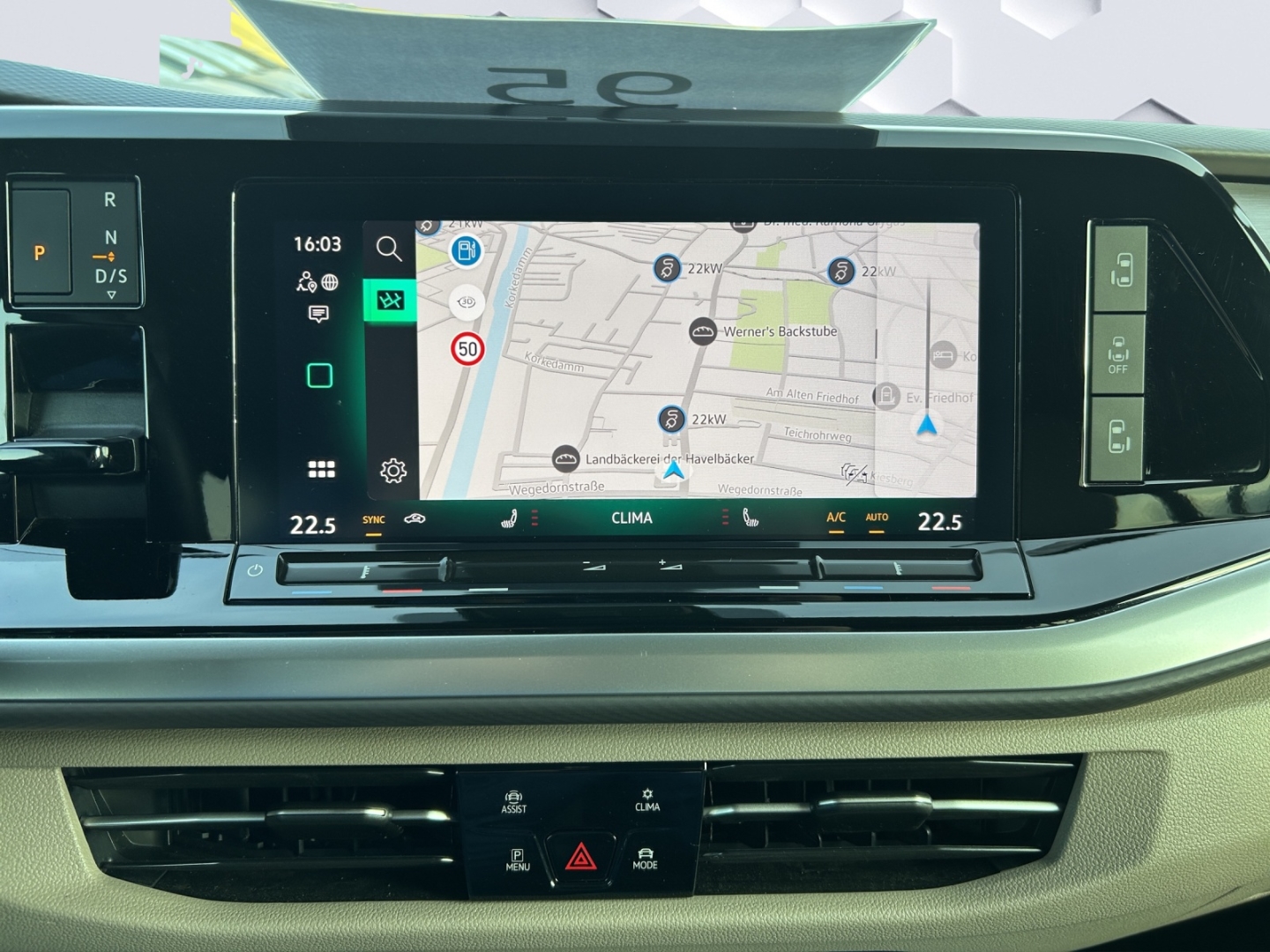 T7 Multivan Life 2.0 TDI 110kW AHZV MatrixLED ACC 360°Kamera Standheizung Sitzheizung 7-Sitzer