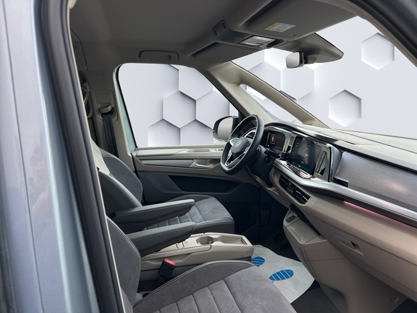 T7 Multivan Life 2.0 TDI 110kW AHZV MatrixLED ACC 360°Kamera Standheizung Sitzheizung 7-Sitzer