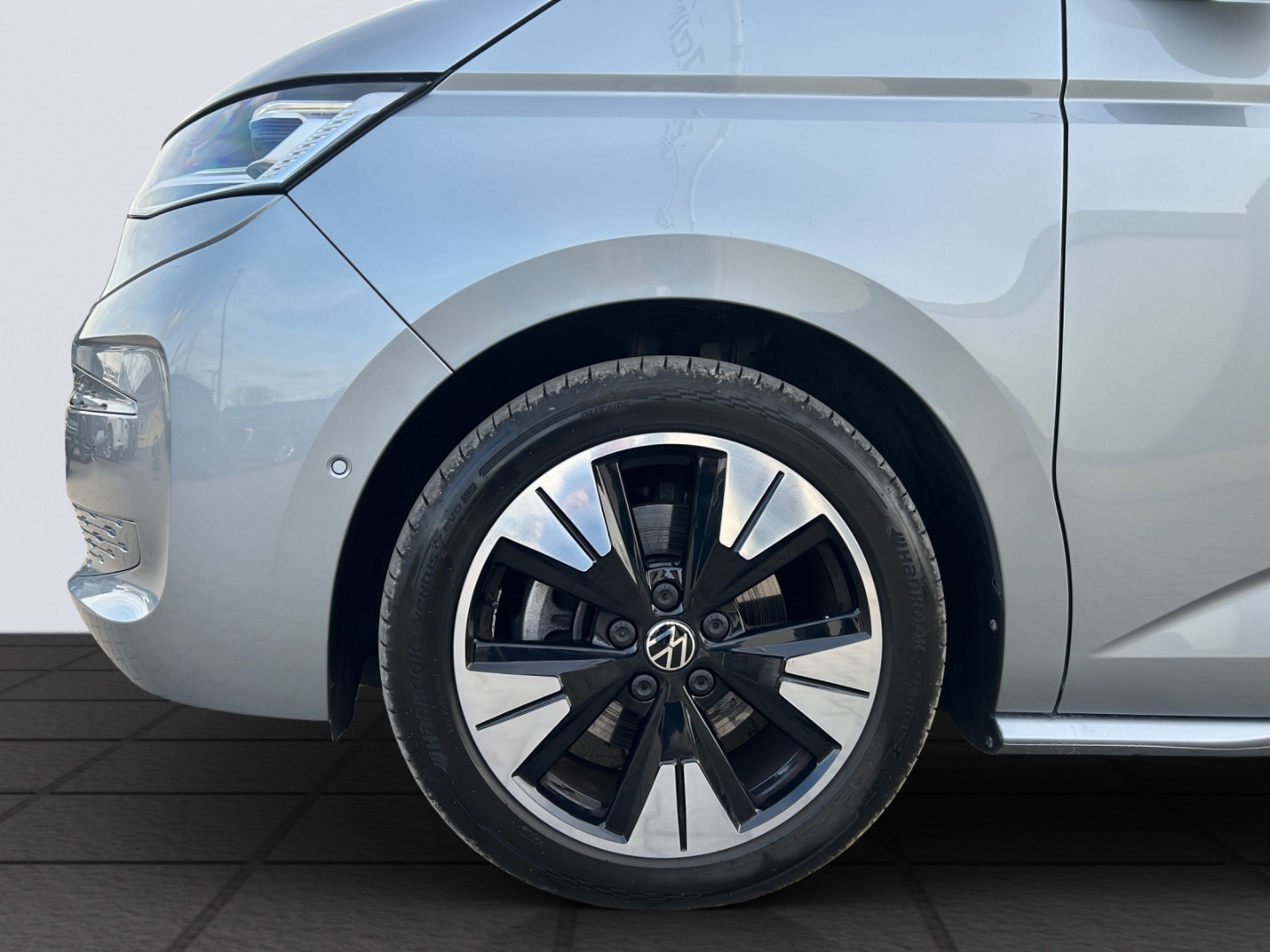 T7 Multivan Life 2.0 TDI 110kW AHZV MatrixLED ACC 360°Kamera Standheizung Sitzheizung 7-Sitzer