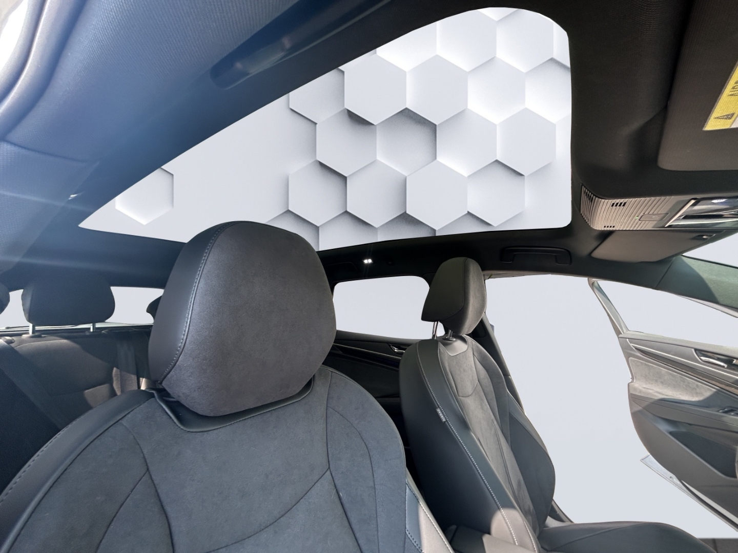 ID.7 210kW Tourer Pro S AHZV Navi Allwetter IQ Drive Wärmepumpe
