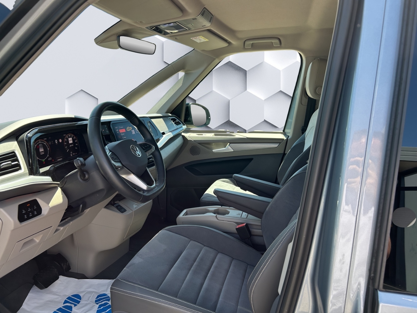 T7 Multivan Lang 2.0 TDI 110kW AHZV MatrixLED ACC ParkAssist 360°Kamera Standheizung 7-Sitzer