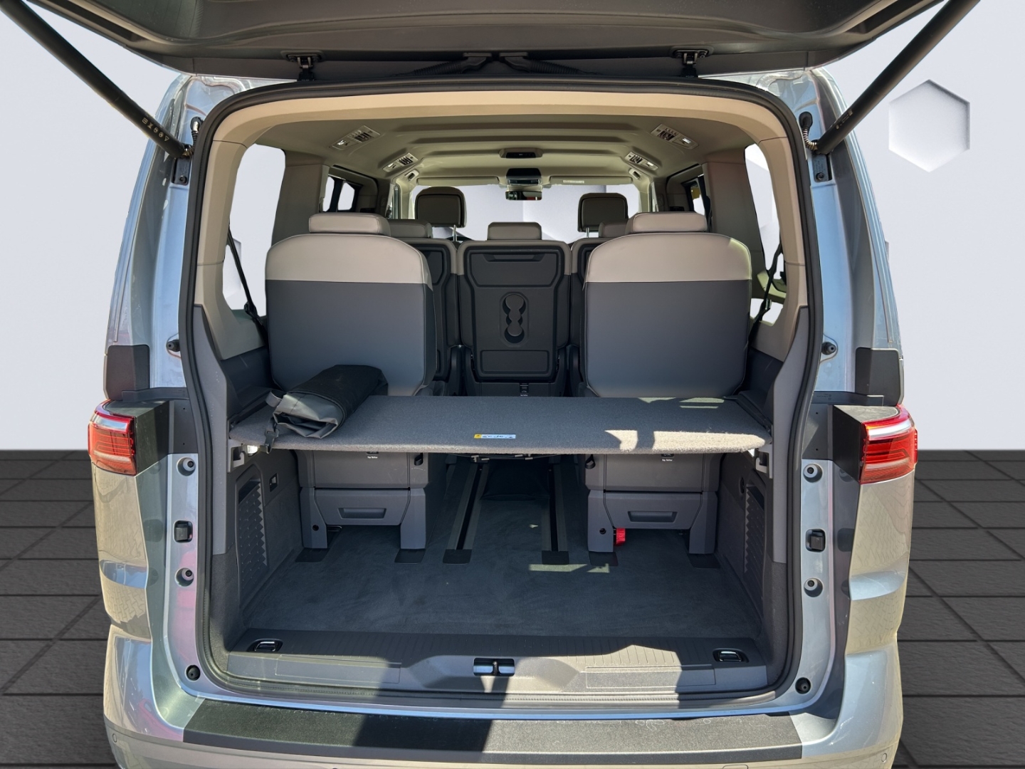 T7 Multivan Lang 2.0 TDI 110kW AHZV MatrixLED ACC ParkAssist 360°Kamera Standheizung 7-Sitzer