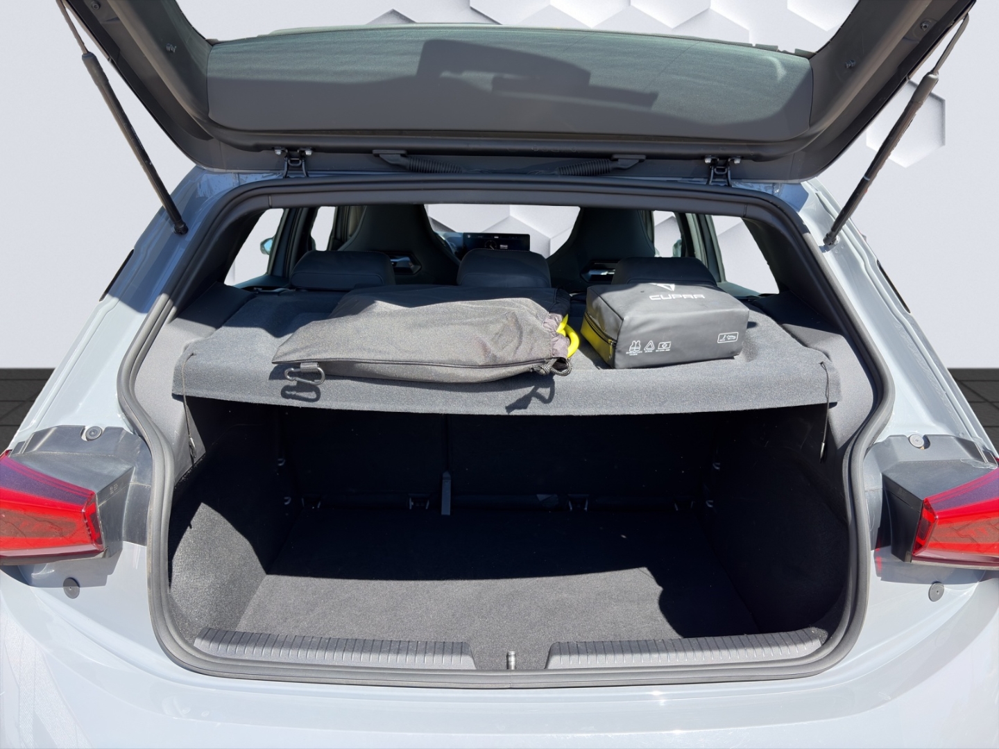 Born 150 kW 150kW LED GJR PDC DAB+