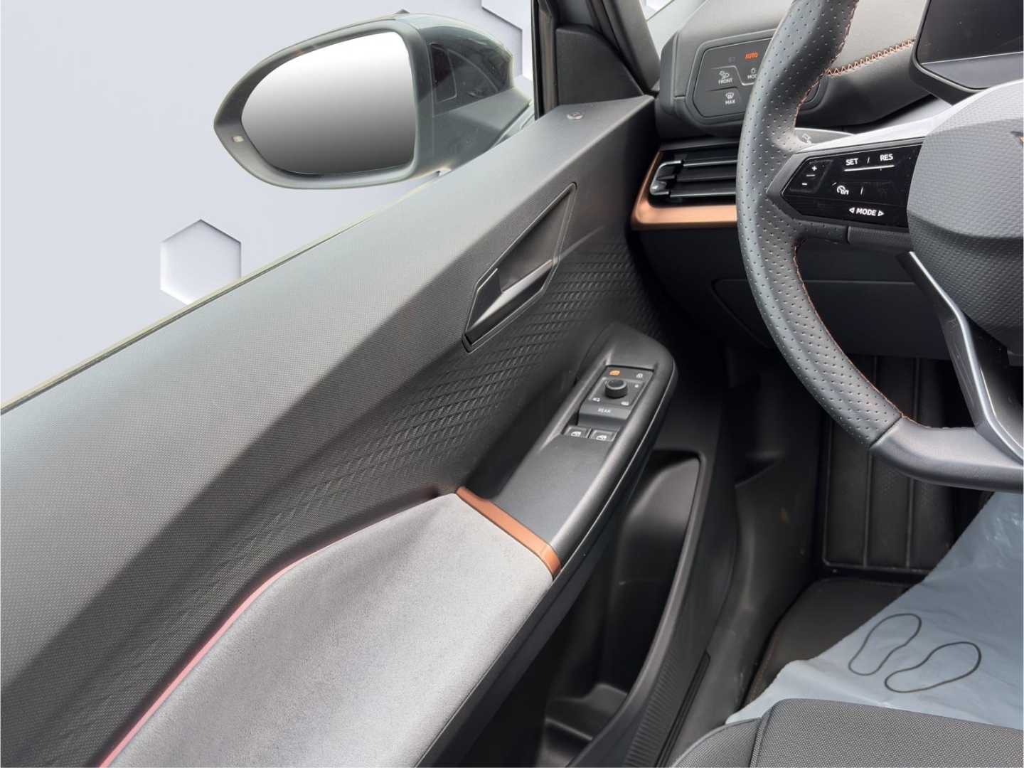Born LED GJR ACC 360°Kamera Navi App-Connect