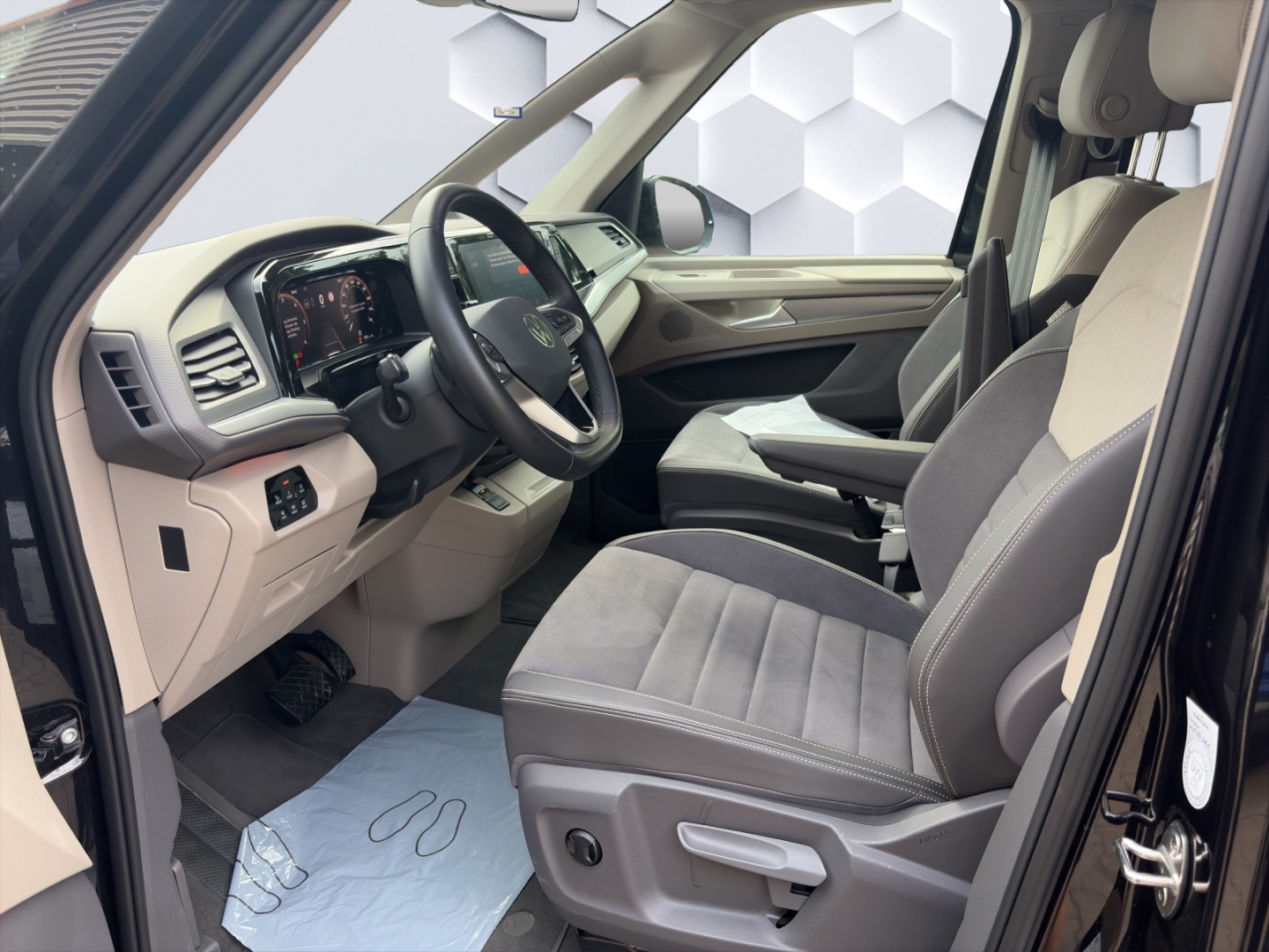T7 Multivan Life lang LR 2.0TDI 110kW DSG AHZV MatrixLED ACC ParkAssist 360°Kamera Standheizung Sitzheizung 7-Sitzer