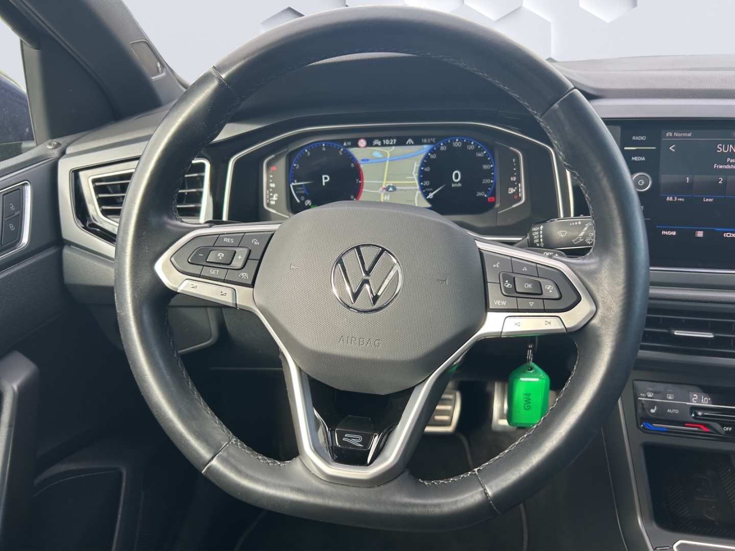 Polo VI R-Line 1.0TSI 81kW MatrixLED ACC Rückfahrkamera ParkAssist Sitzheizung