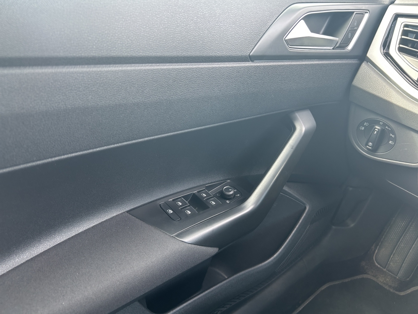 Polo VI R-Line 1.0TSI 81kW MatrixLED ACC Rückfahrkamera ParkAssist Sitzheizung