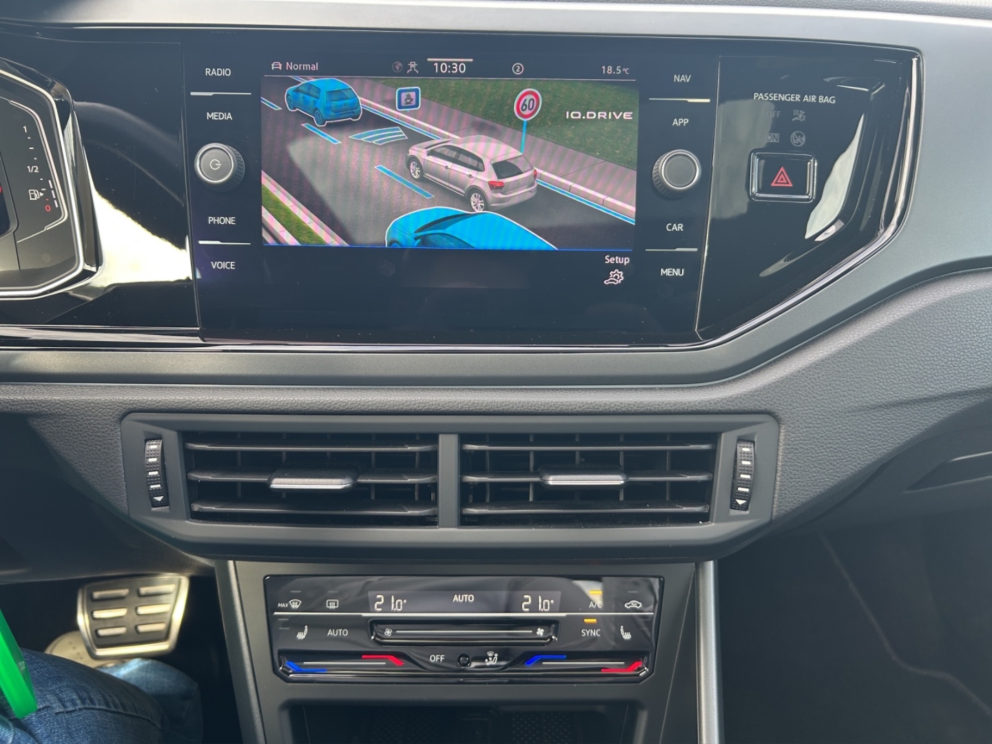 Polo VI R-Line 1.0TSI 81kW MatrixLED ACC Rückfahrkamera ParkAssist Sitzheizung