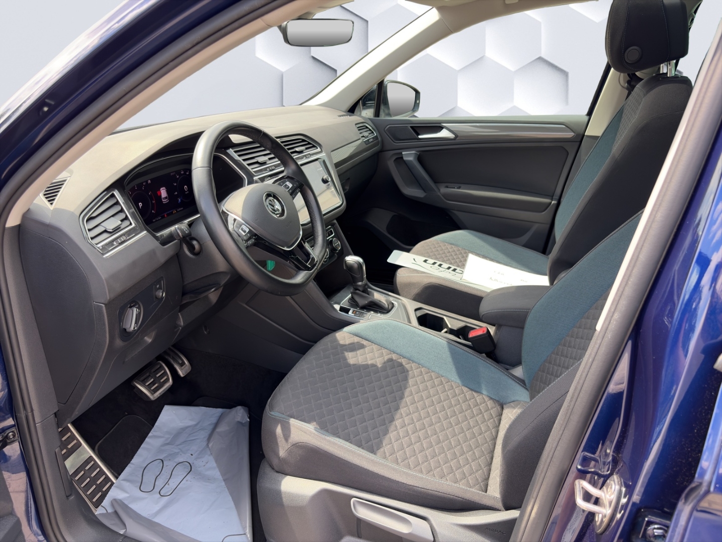 Tiguan Start-Stopp IQ.DRIVE 1.5 TSI DSG LED PanoDach HuD ACC 360°Kamera Rückfahrkamera Sitzheizung