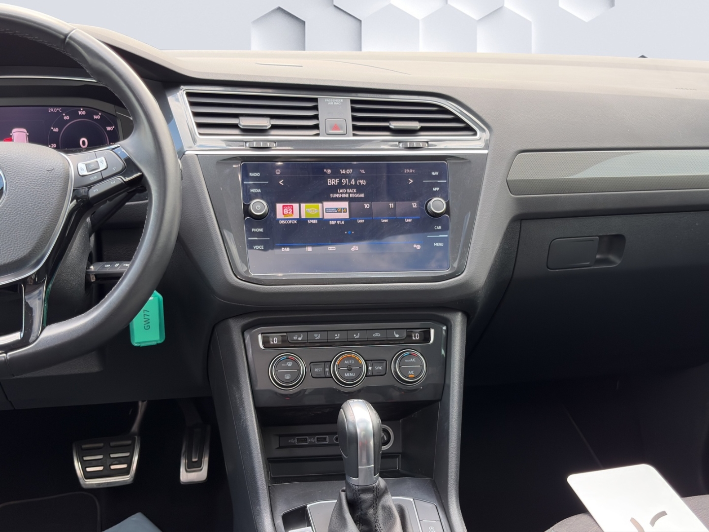 Tiguan Start-Stopp IQ.DRIVE 1.5 TSI DSG LED PanoDach HuD ACC 360°Kamera Rückfahrkamera Sitzheizung