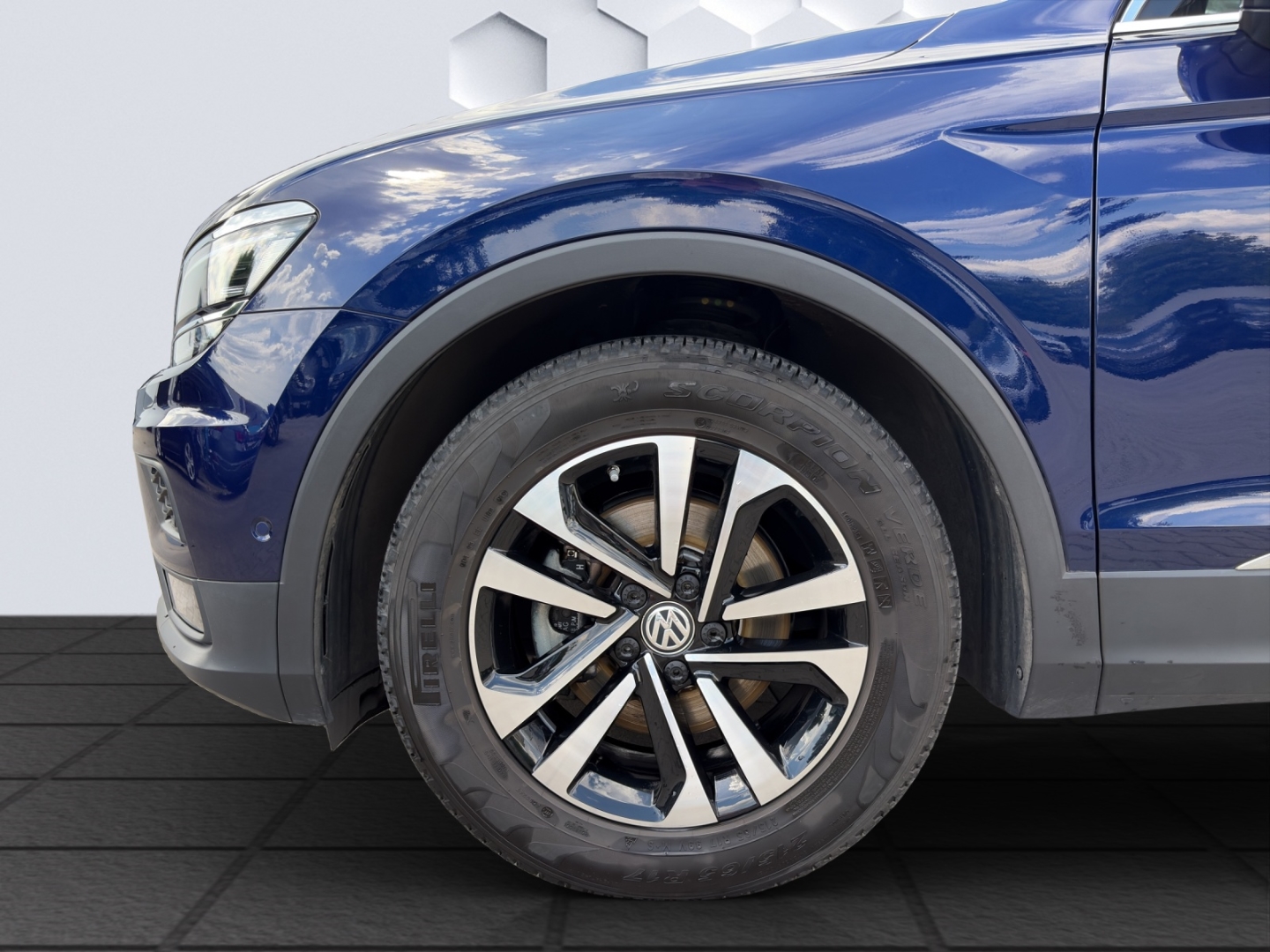 Tiguan Start-Stopp IQ.DRIVE 1.5 TSI DSG LED PanoDach HuD ACC 360°Kamera Rückfahrkamera Sitzheizung