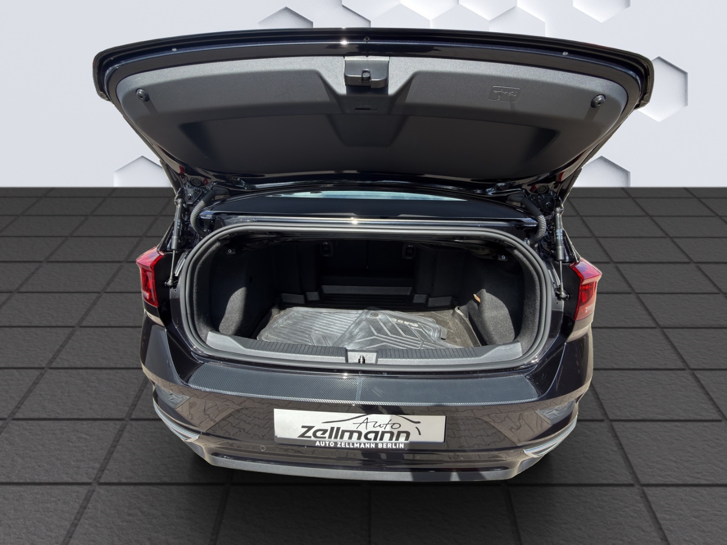 T-Roc Cabriolet R-Line 1.5 TSI AHZV ACC Rückfahrkamera ParkAssist Sitzheizung