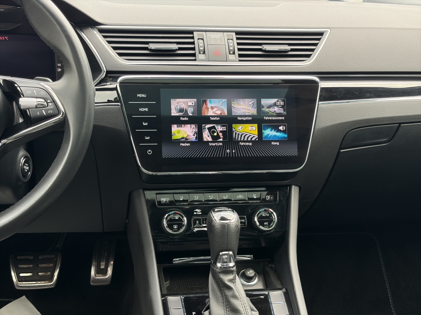 Superb L&K 2.0TDI 147kW DSG 4x4 AHZV MatrixLED PanoDach ACC ParkAssist 360°Kamera Sitzheizung Standheizung