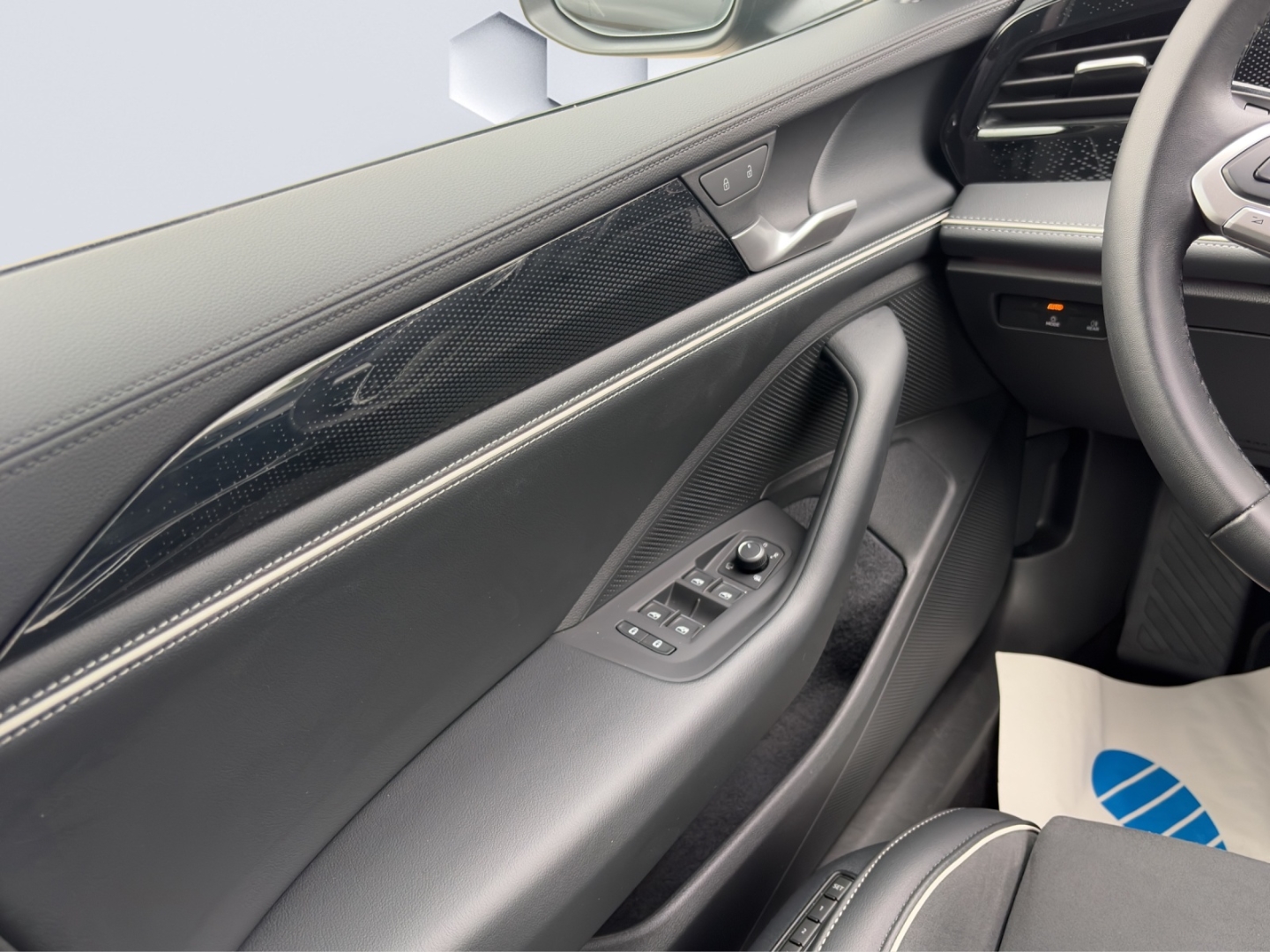 Passat Business 1.5eTSI 110kW DSG AHZV LED GJR ACC 360°Kamera Sitzheizung